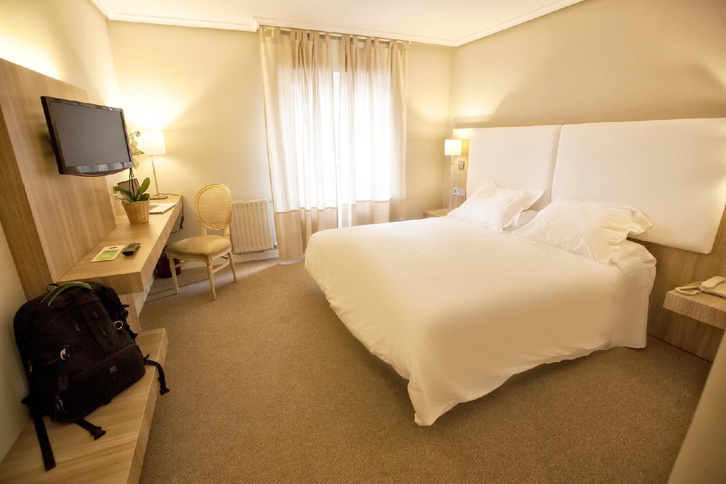 Onís Hotel Los Lagos Nature מראה חיצוני תמונה