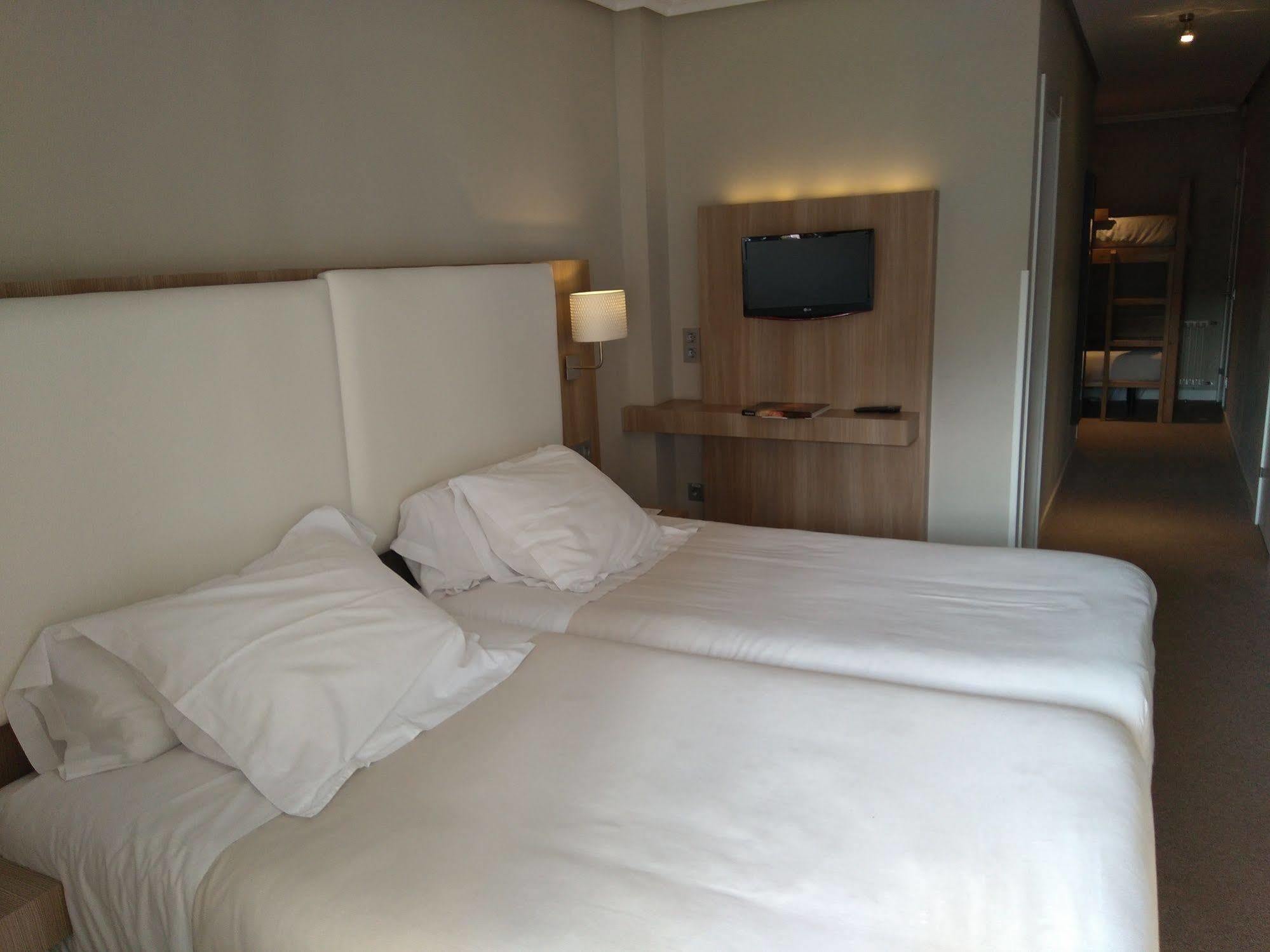 Onís Hotel Los Lagos Nature מראה חיצוני תמונה